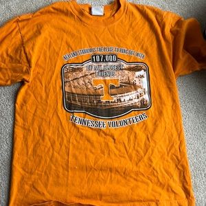 VINTAGE UTK orange t shirt